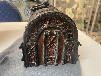 Un coffret en fer forg&eacute; en partie peint en rouge, France, 15&egrave;me