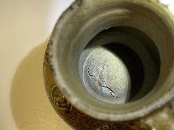 Un pichet bellarmine en gr&egrave;s orn&eacute; de m&eacute;daillons et d'une banderole inscrite, Frechen, Allemagne, 16&egrave;me