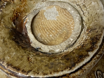 Un pichet bellarmine en gr&egrave;s orn&eacute; de m&eacute;daillons et d'une banderole inscrite, Frechen, Allemagne, 16&egrave;me