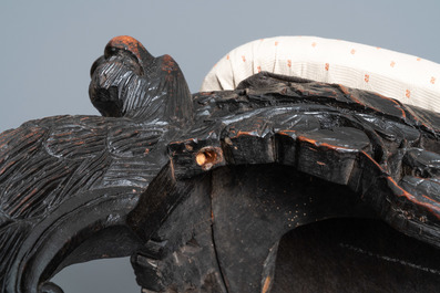 Deux chaises en bois sculpt&eacute; et ajour&eacute;, Inde ou Ceylan britannique, 18/19&egrave;me