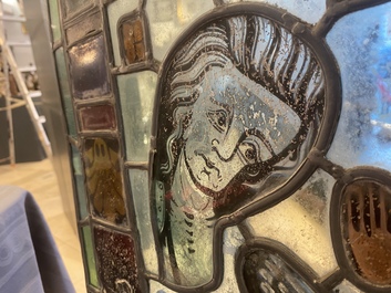 Un vitrail compos&eacute; d'&eacute;l&eacute;ments en verre peint et teint&eacute;, France, 13&egrave;me et apr&egrave;s