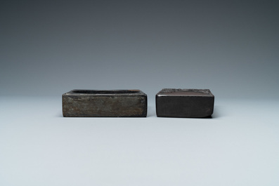Twee Chinese 'duan' inktstenen in houten doosjes, 19/20e eeuw