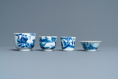 Vier Chinese blauw-witte koppen, 19e eeuw