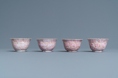 Quatre tasses et soucoupes en porcelaine de Chine famille rose &agrave; d&eacute;cor d'&eacute;cureuils, Yongzheng
