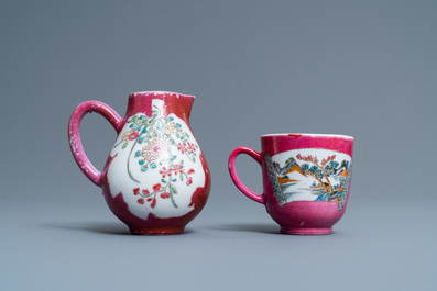 Trois pi&egrave;ces en porcelaine de Chine famille rose &agrave; fond et au dos 'rouge de rubis', Yongzheng