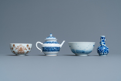 A varied collection of Chinese porcelain, Kangxi and later