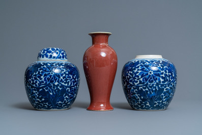 Een diverse collectie Chinees porselein, Kangxi en later