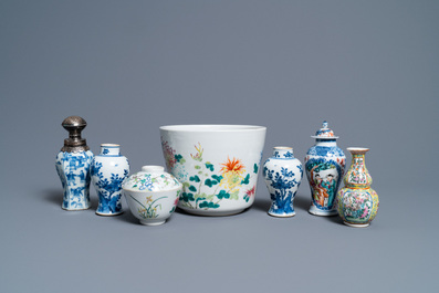 A varied collection of Chinese famille rose and blue and white wares, 18/19th C.