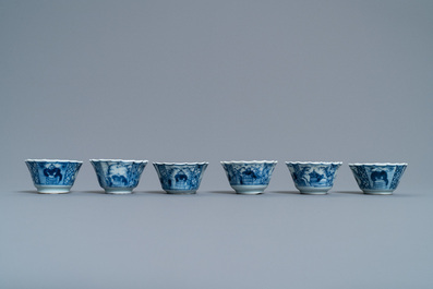 Six tasses, six soucoupes et un bol en porcelaine de Chine en bleu et blanc, Ming et Kangxi