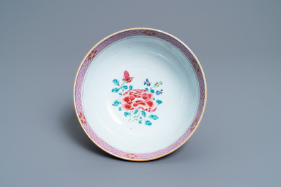 A Chinese famille rose bowl with artemisia-shaped medallions, Qianlong
