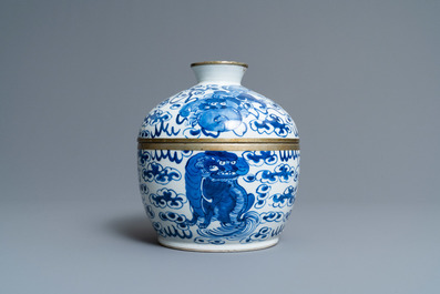 A Chinese blue and white 'Buddhist lions' bowl and cover, 19th C.