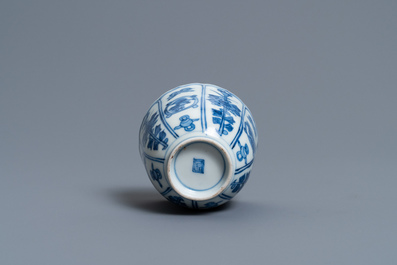 Een Chinese blauw-witte 'Bajixiang' wijnkop, Kangxi