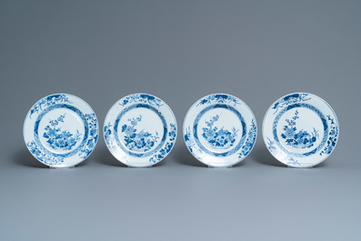 Huit plats, un sous-plat et trois bo&icirc;tes couvertes en porcelaine de Chine en bleu et blanc, Yongzheng et apr&egrave;s