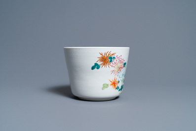 Een diverse collectie Chinees famille rose en blauw-wit porselein, 18/19e eeuw