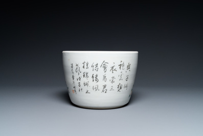 Une jardini&egrave;re en porcelaine de Chine qianjiang cai &agrave; d&eacute;cor d'antiquit&eacute;s, 19/20&egrave;me