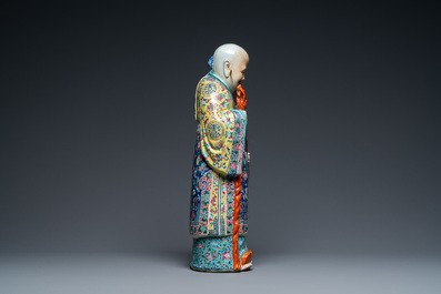 Une figure du Dieu d'&eacute;toiles 'Shou' en porcelaine de Chine famille rose, 19&egrave;me