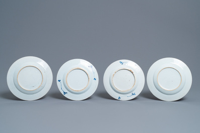 Six assiettes en porcelaine de Chine famille rose et une paire en bleu et blanc, Kangxi/Qianlong