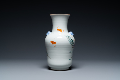 Un vase en porcelaine de Chine famille rose, marque de Tongzhi, 19/20&egrave;me