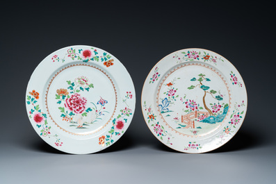 Two Chinese famille rose dishes and a pair of cold-painted monochrome white dishes, Qianlong