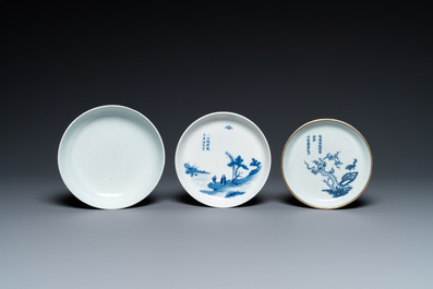 Deux assiettes et deux bols en porcelaine de Chine 'Bleu de Hue' pour le Vietnam, 19&egrave;me
