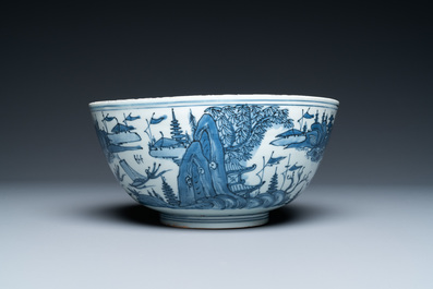 Een Chinese blauw-witte kom met een landschap rondom, Wanli