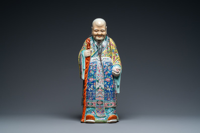 Een Chinese famille rose figuur van de sterrengod 'Shou', 19e eeuw