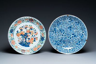 A Chinese famille verte dish and one in blue and white, Kangxi
