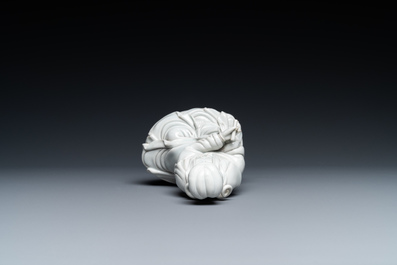 Une figure de Guanyin en porcelaine blanc de Chine, 19/20&egrave;me
