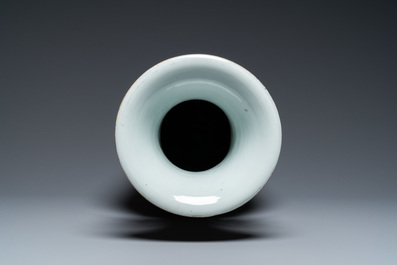 Un vase en porcelaine de Chine qianjiang cai &agrave; double d&eacute;cor, 19/20&egrave;me