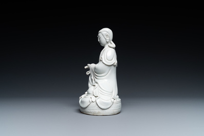 A Chinese Dehua blanc de Chine figure of Guanyin, 19/20th C.