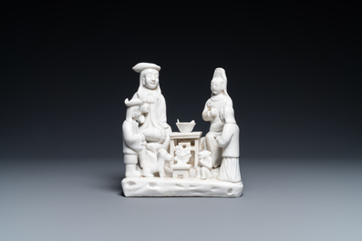 Un groupe en porcelaine blanc de Chine de Dehua figurant une famille hollandaise, Kangxi