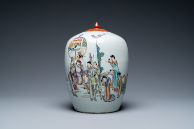 Six vases et une bo&icirc;te couverte en porcelaine de Chine, 19/20&egrave;me