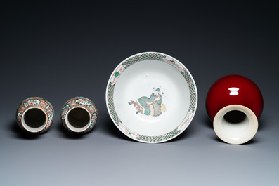 Three Chinese vases, a bowl and a dish, 19/20th C.