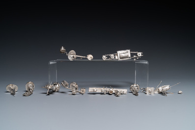 A collection of Chinese silver miniatures, a powder box and a table ornament, 19/20th C.