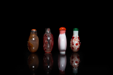 Four Chinese agate and glass snuff bottles, 19/20th C.