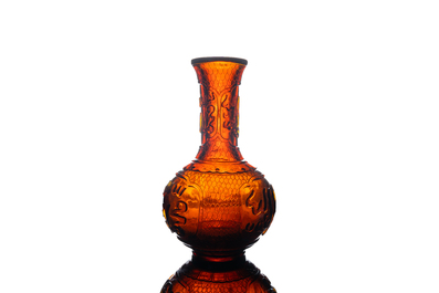 Un vase en verre de P&eacute;kin pour le march&eacute; islamique inscrit 'Allah' et 'Mohammed le Proph&egrave;te', 18/19&egrave;me