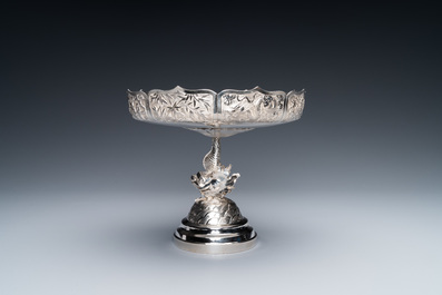 Un tazza au carpe dragon en argent, Chine, 19/20&egrave;me