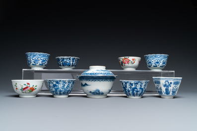 Une collection vari&eacute;e de tasses et soucoupes en porcelaine de Chine, 18/19&egrave;me