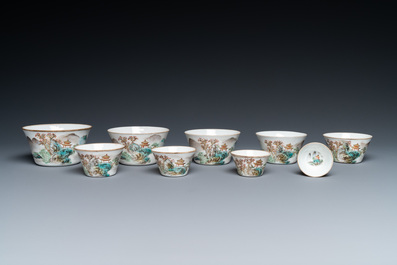 Neuf bols en porcelaine de Chine &agrave; d&eacute;cor de paysages, marque de Daoguang, 20&egrave;me