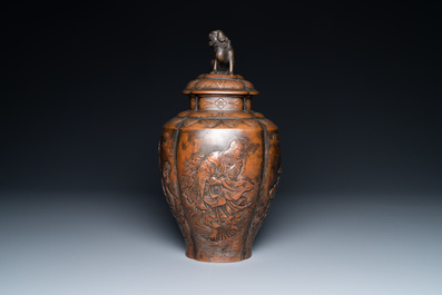 Un vase couvert en laiton &eacute;tam&eacute;, Japon, Meiji, 19&egrave;me