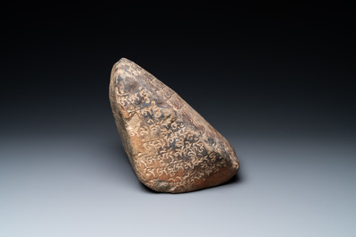 Een gegraveerde mani steen, Tibet, 19/20e eeuw