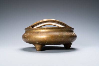 A large Chinese bronze censer on stand, Chenghua mark, 17/18th C.