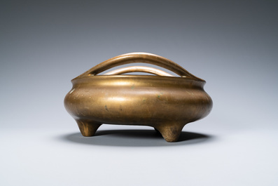 A large Chinese bronze censer on stand, Chenghua mark, 17/18th C.