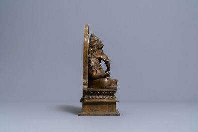 Une grande figure de Ganesh en bronze, Inde, 19/20&egrave;me