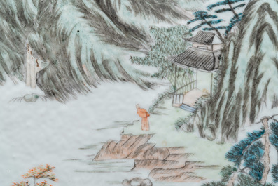 Een Chinese qianjiang cai plaquette met een landschap, 19/20e eeuw