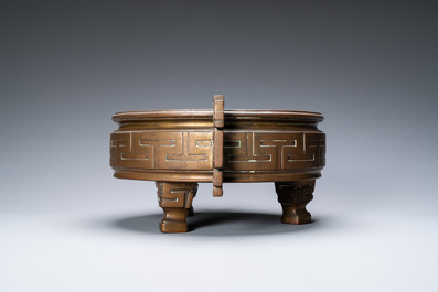 A large Vietnamese bronze censer on stand, 19/20th C.