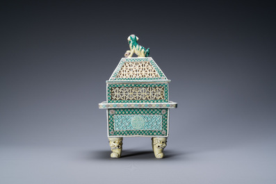 A Chinese reticulated verte biscuit censer and cover, 19th C.