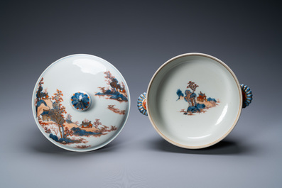 Une terrine couverte en porcelaine de Chine de style Imari, Qianlong