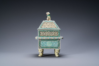 A Chinese reticulated verte biscuit censer and cover, 19th C.