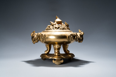 A large Chinese bronze censer with rats on grapevines, 19th C.